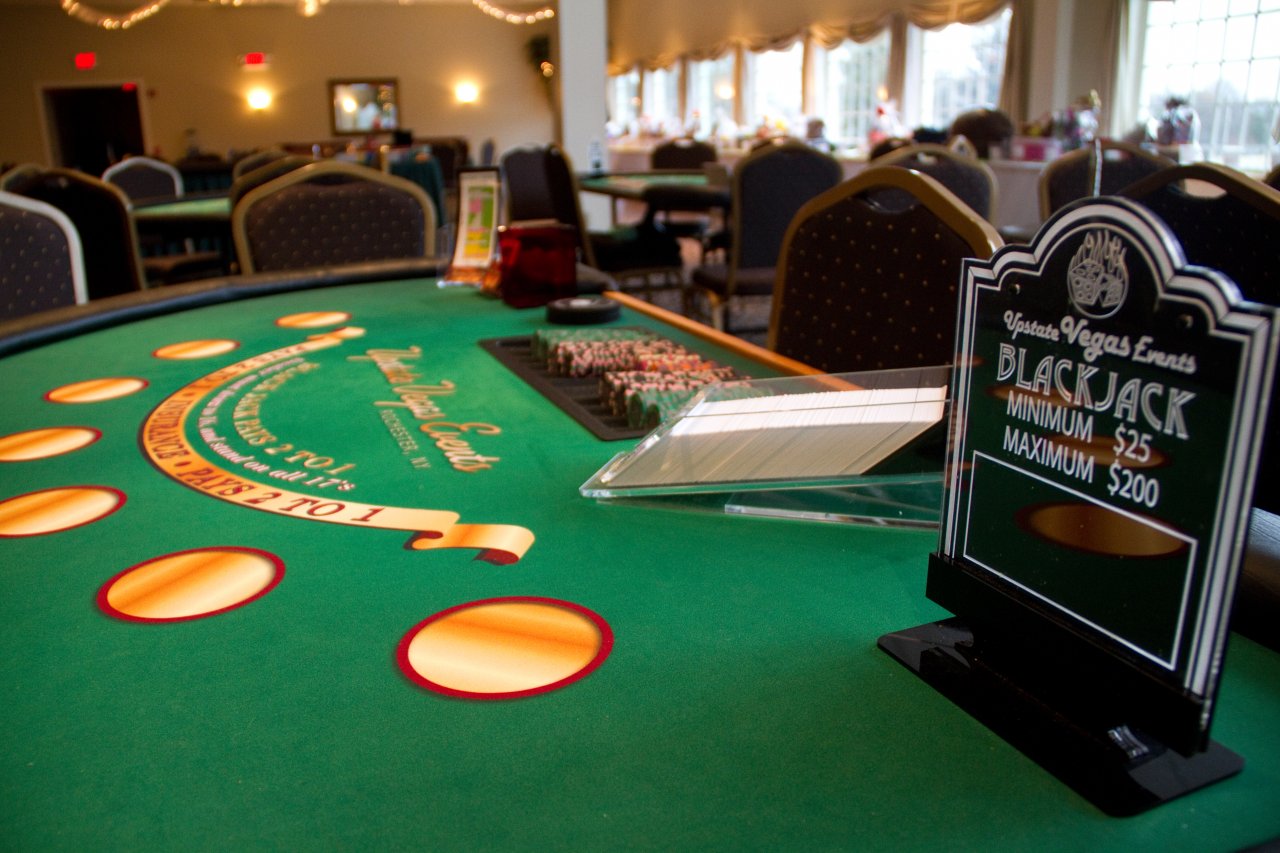 $10 blackjack tables in vegas